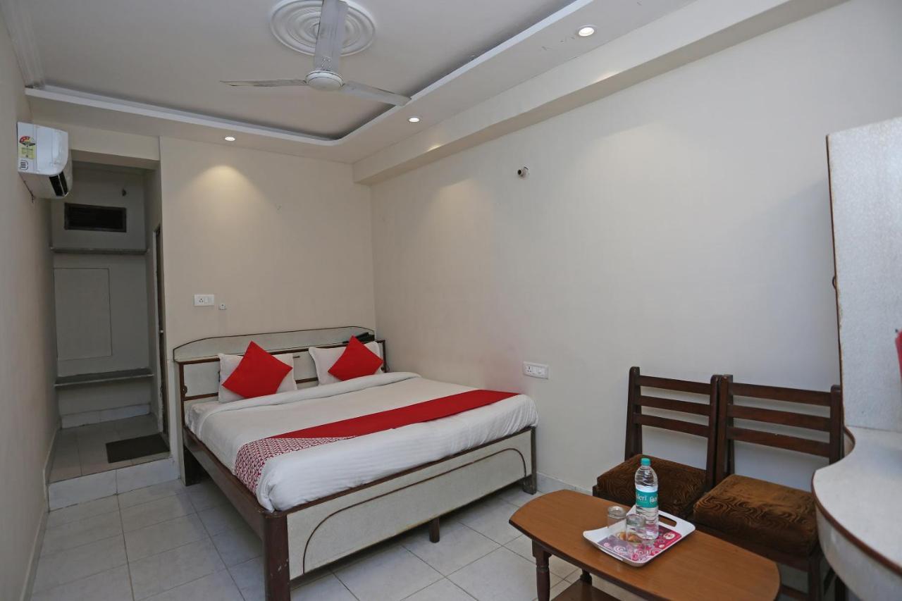 Oyo 4956 Hotel Maharaja Palace Kanpur Exterior foto